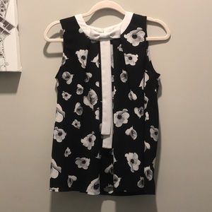 Cece sleeveless floral top with bow